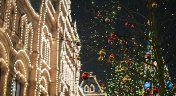 Illuminate Your Home: 5 Tips for Safely Hanging Lights on Your Roof in Lombard